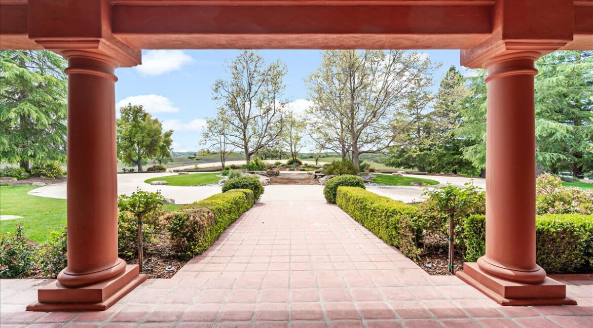 019-Front Porch View