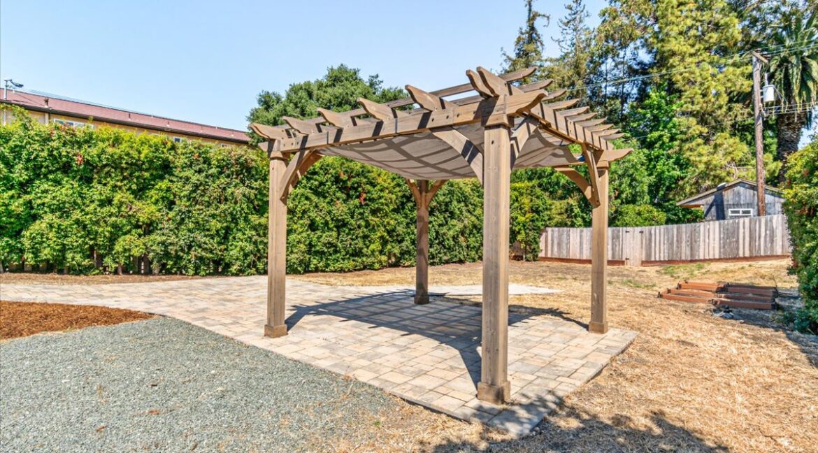 19-Back Patio with Pergola